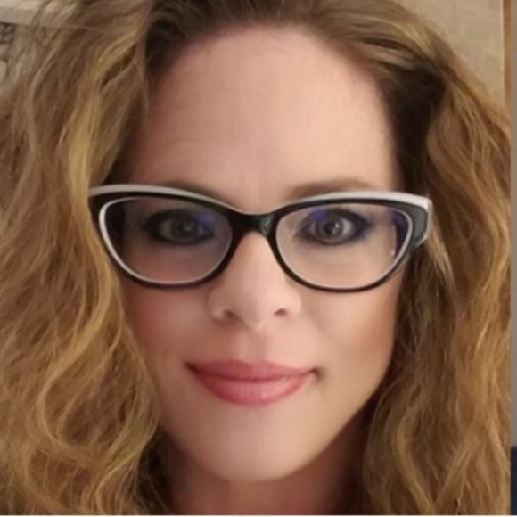 Meet your Posher, Jeanne - Picture 1 of 1